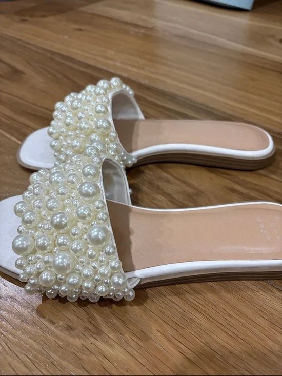 Target A New Day 7.5 Bridal Sandals Pearl-Embellished White Slides Women’s - Picture 2 of 7